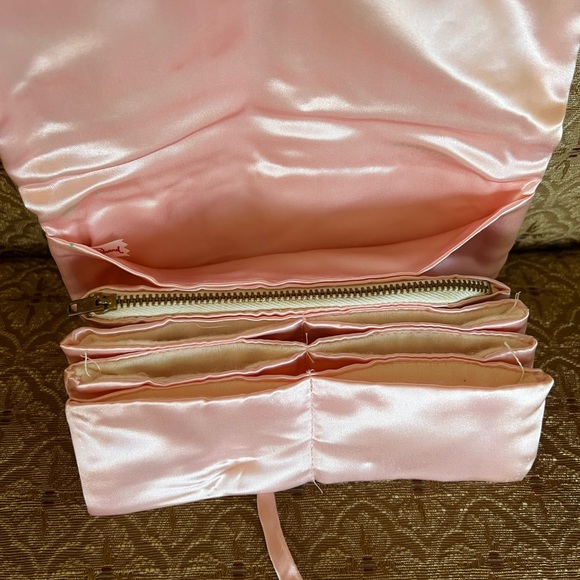 Vintage Andre Richard pink embroidered satin jewelry pouch - Picture 4 of 4